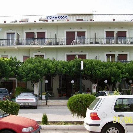 Pyrassos Hotel Nea Ankhialos Bagian luar foto